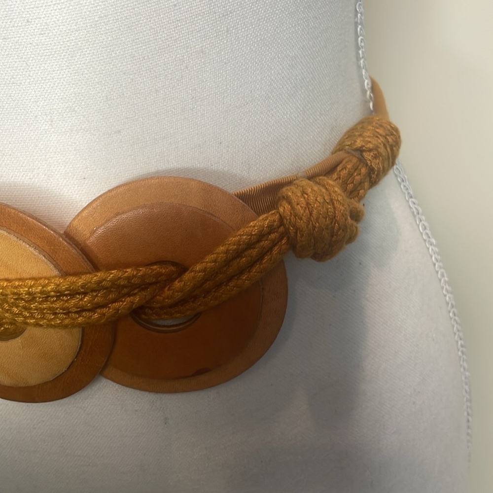Vintage Tan Woven Belt With Leather Discs. Y2K - Picture 3 of 9